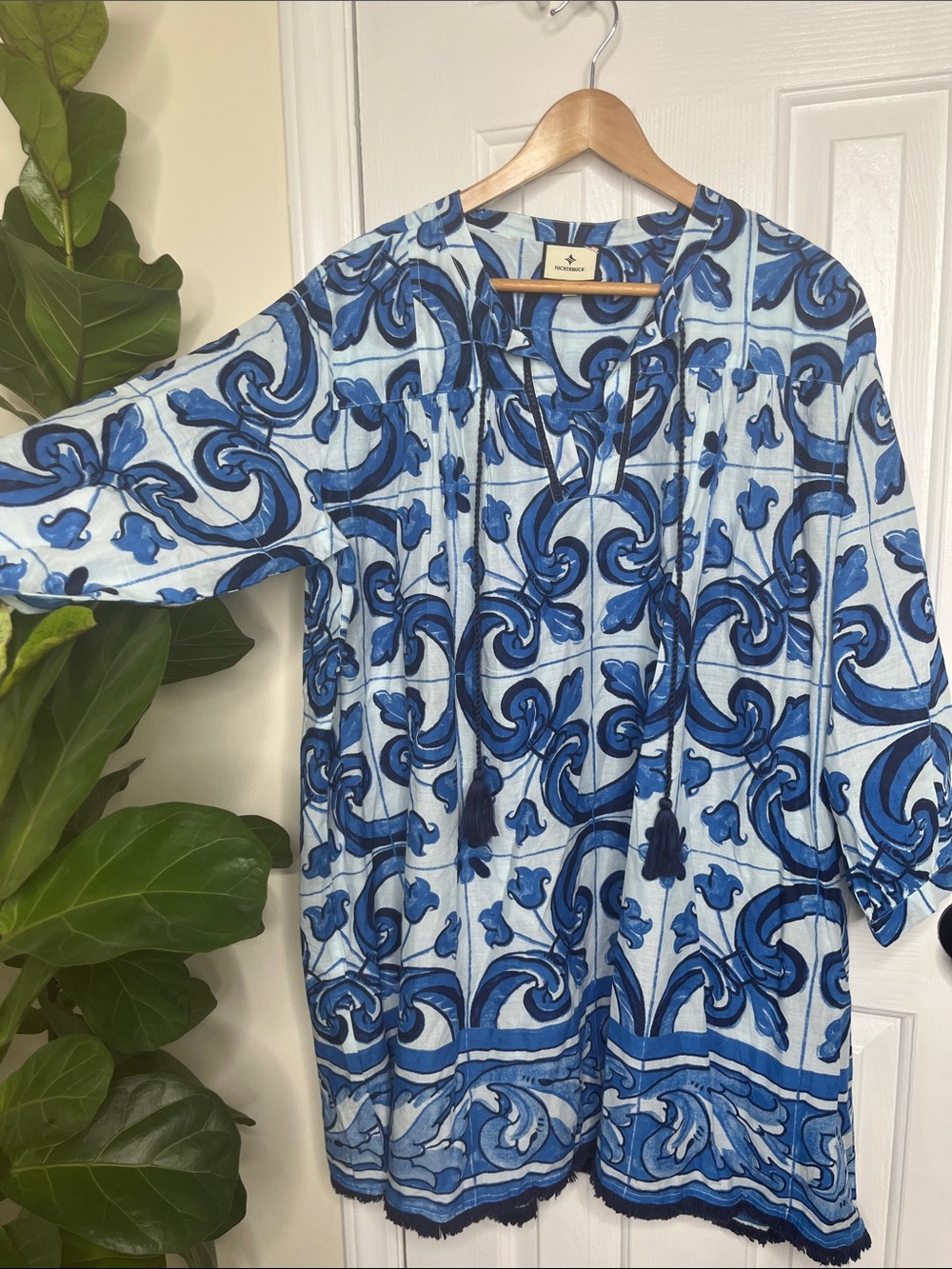 Tuckernuck Coverup Tunic Capri Blue Majolica Tile Print Like New Size XL